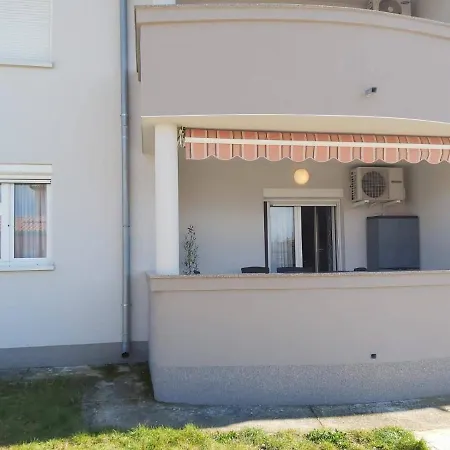 Apartment Leda
